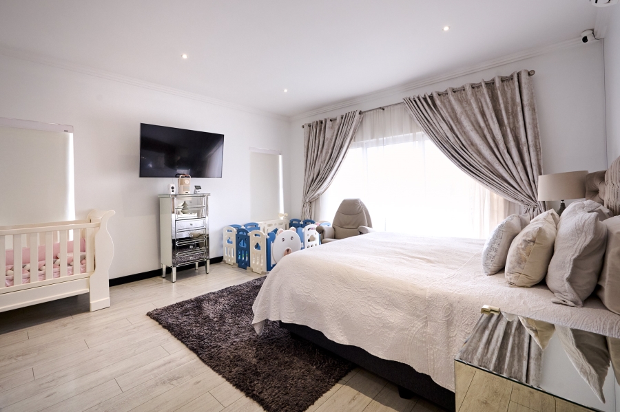 4 Bedroom Property for Sale in Waterfall Country Village Gauteng
