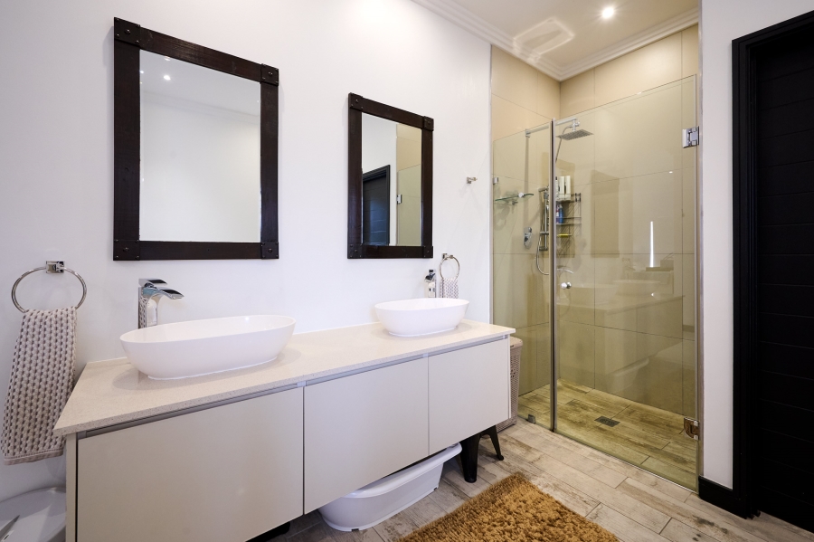 4 Bedroom Property for Sale in Waterfall Country Village Gauteng