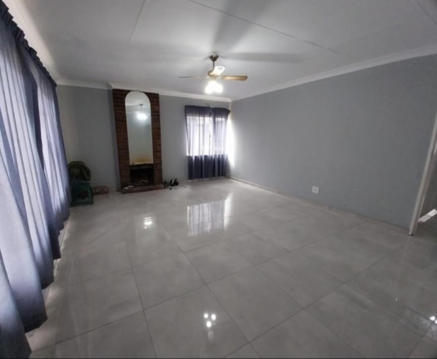 4 Bedroom Property for Sale in Sonland Park Gauteng