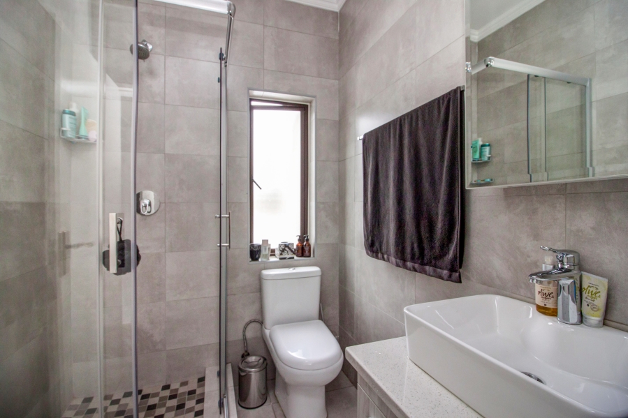 2 Bedroom Property for Sale in Broadacres Gauteng