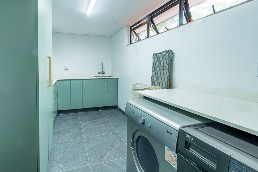 5 Bedroom Property for Sale in Lynnwood Glen Gauteng