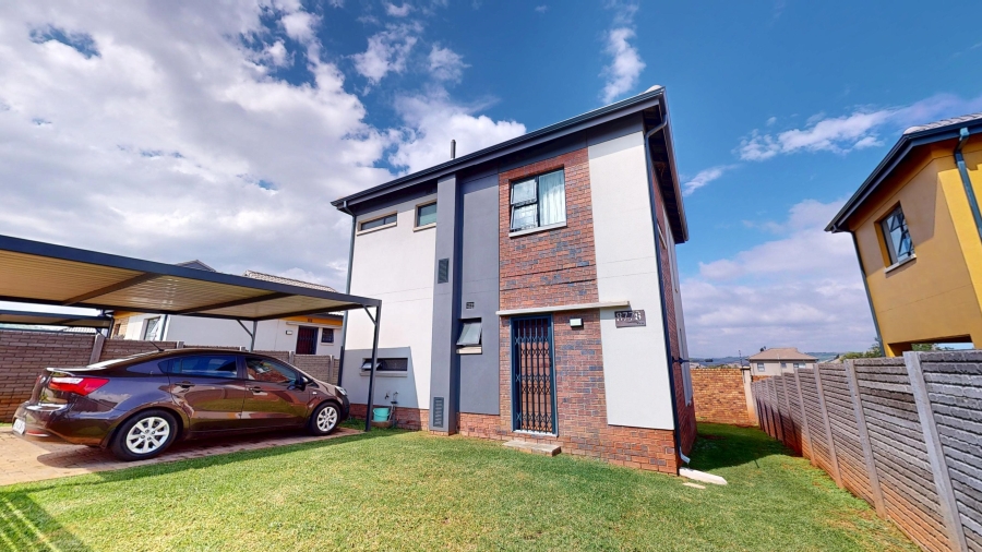 4 Bedroom Property for Sale in Lotus Gardens Gauteng