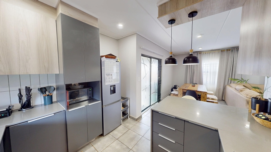 4 Bedroom Property for Sale in Lotus Gardens Gauteng