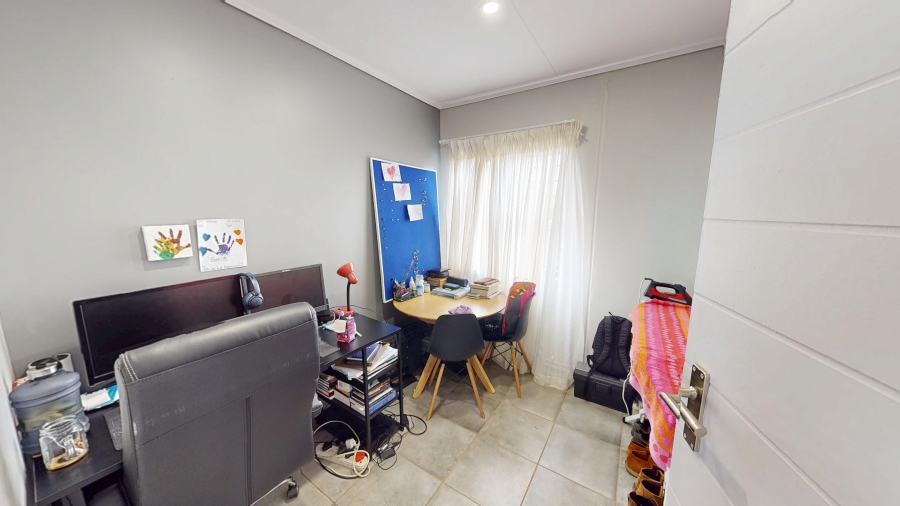 4 Bedroom Property for Sale in Lotus Gardens Gauteng