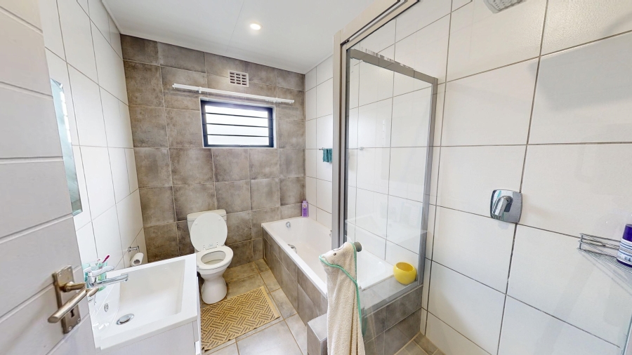 4 Bedroom Property for Sale in Lotus Gardens Gauteng