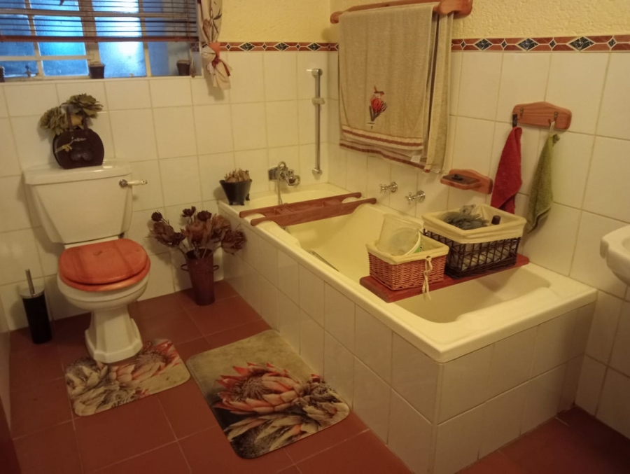 3 Bedroom Property for Sale in Eike Park Gauteng