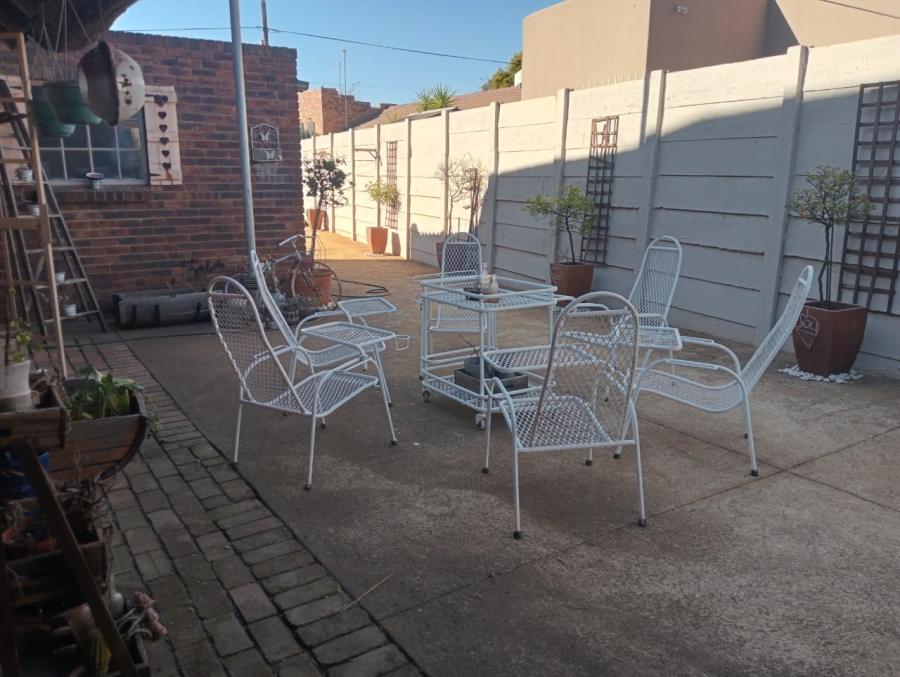 3 Bedroom Property for Sale in Eike Park Gauteng