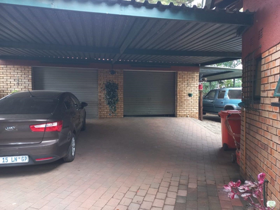 3 Bedroom Property for Sale in Helikonpark Gauteng