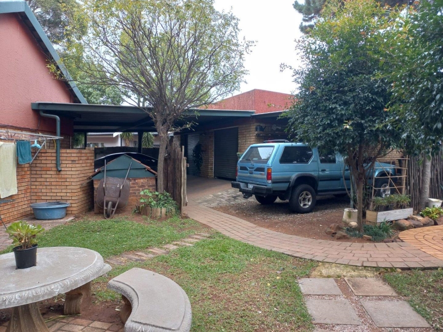 3 Bedroom Property for Sale in Helikonpark Gauteng