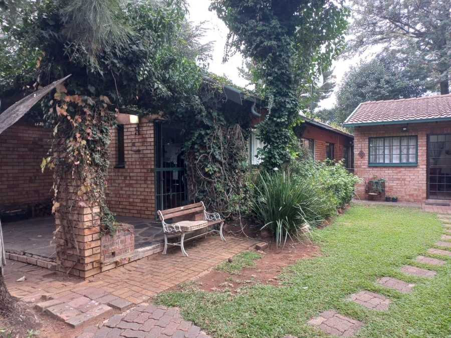 3 Bedroom Property for Sale in Helikonpark Gauteng