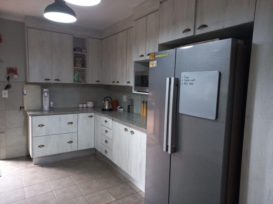 3 Bedroom Property for Sale in Helikonpark Gauteng