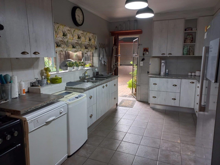 3 Bedroom Property for Sale in Helikonpark Gauteng