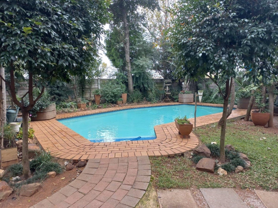 3 Bedroom Property for Sale in Helikonpark Gauteng