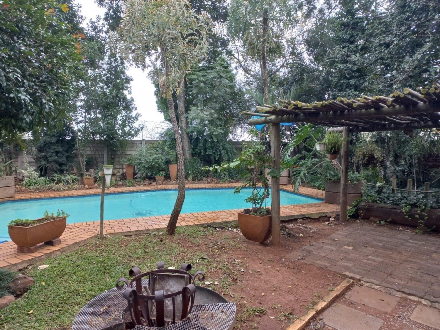 3 Bedroom Property for Sale in Helikonpark Gauteng