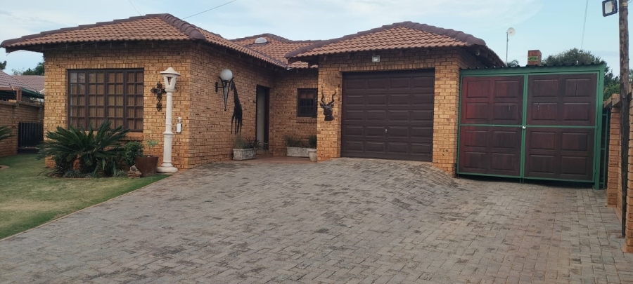 3 Bedroom Property for Sale in Greenhills Gauteng