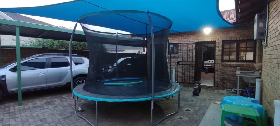 3 Bedroom Property for Sale in Greenhills Gauteng