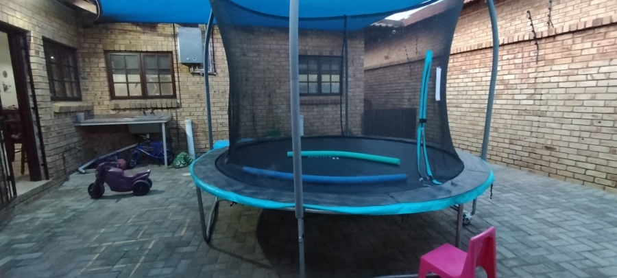 3 Bedroom Property for Sale in Greenhills Gauteng