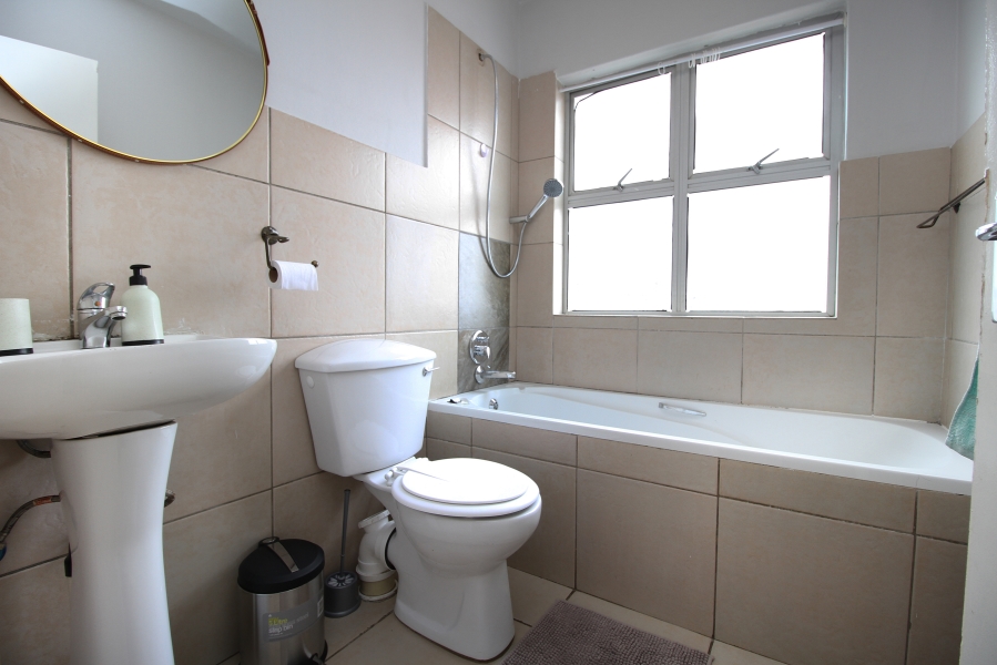 To Let 2 Bedroom Property for Rent in North Riding Gauteng