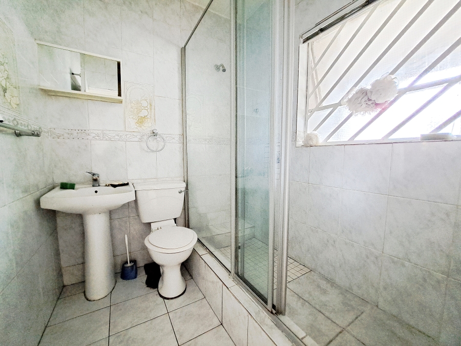 1 Bedroom Property for Sale in Morningside Gauteng