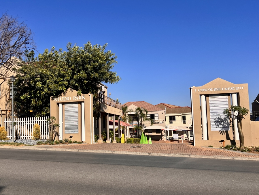 Commercial Property for Sale in Lonehill Gauteng