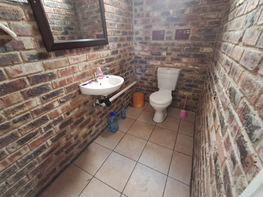 To Let commercial Property for Rent in Duncanville Gauteng