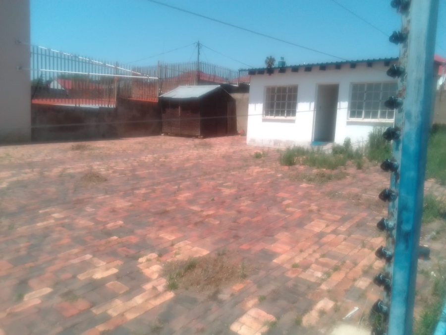 Commercial Property for Sale in Luipaardsvlei Gauteng