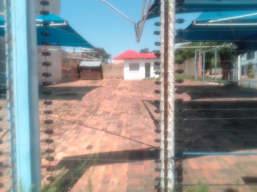 Commercial Property for Sale in Luipaardsvlei Gauteng