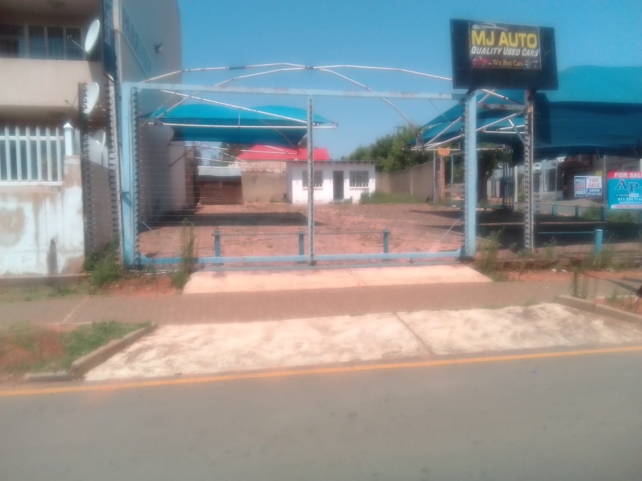 Commercial Property for Sale in Luipaardsvlei Gauteng