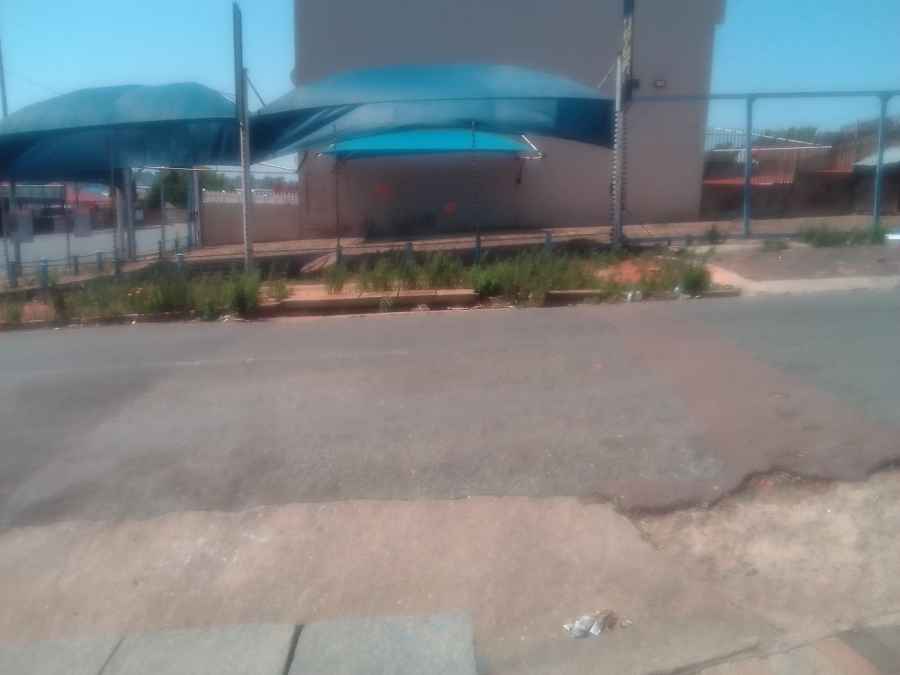 Commercial Property for Sale in Luipaardsvlei Gauteng