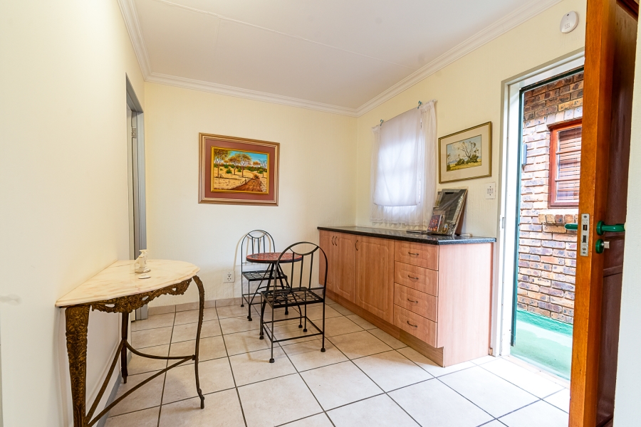 2 Bedroom Property for Sale in Die Wilgers Gauteng