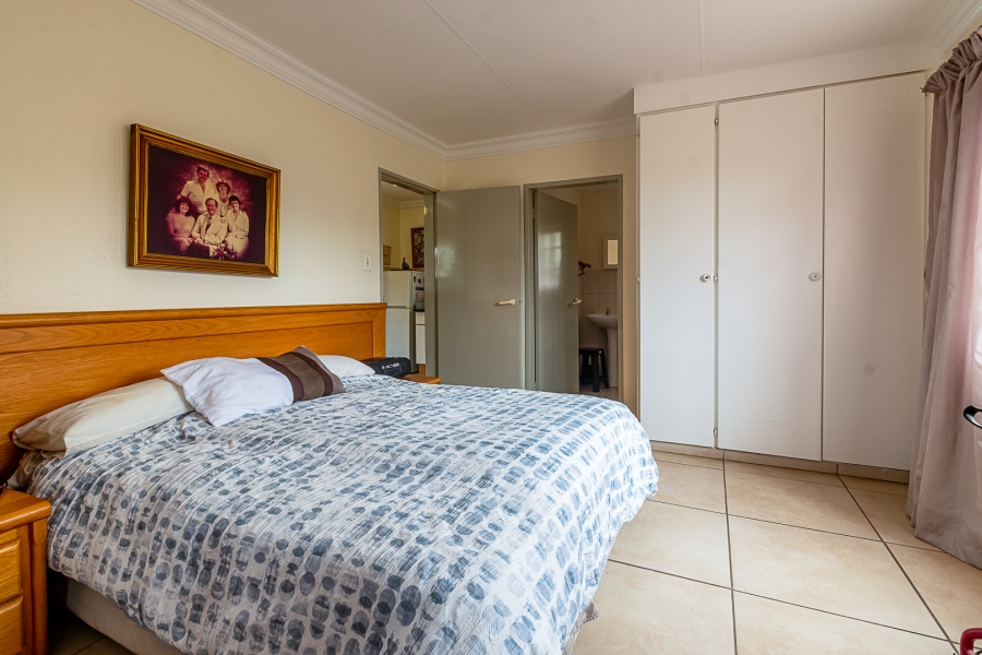 2 Bedroom Property for Sale in Die Wilgers Gauteng