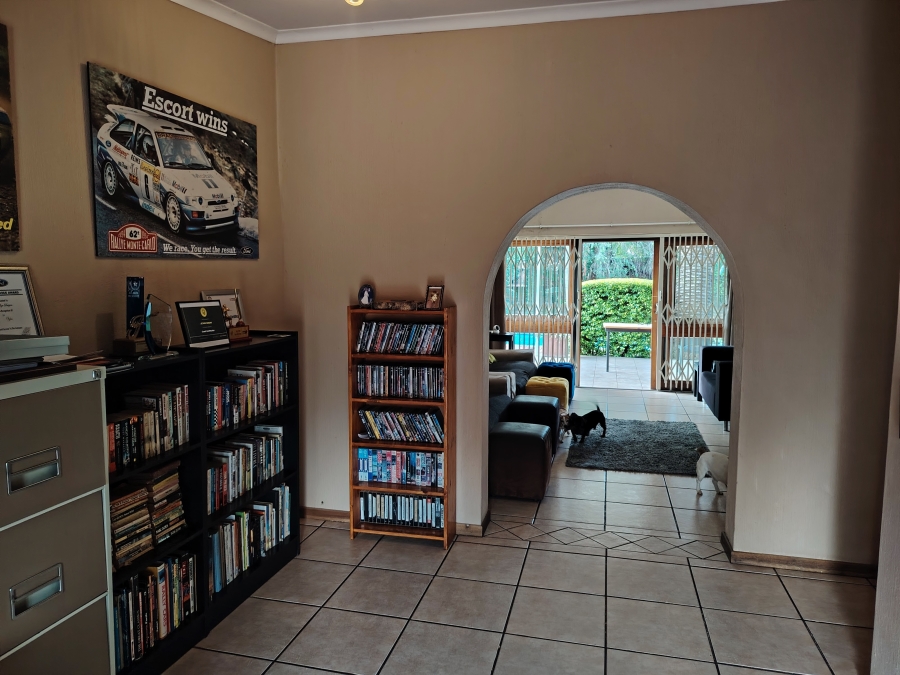 3 Bedroom Property for Sale in Garsfontein Gauteng