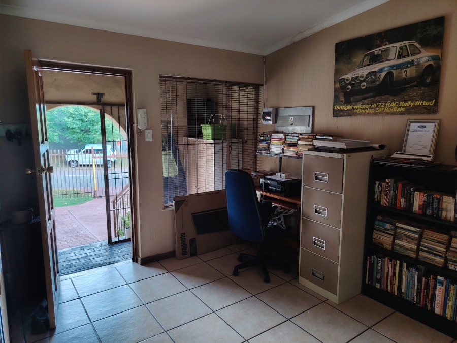 3 Bedroom Property for Sale in Garsfontein Gauteng