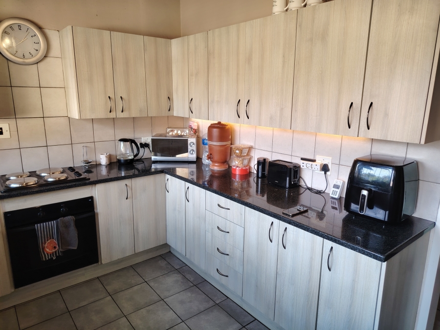 3 Bedroom Property for Sale in Garsfontein Gauteng