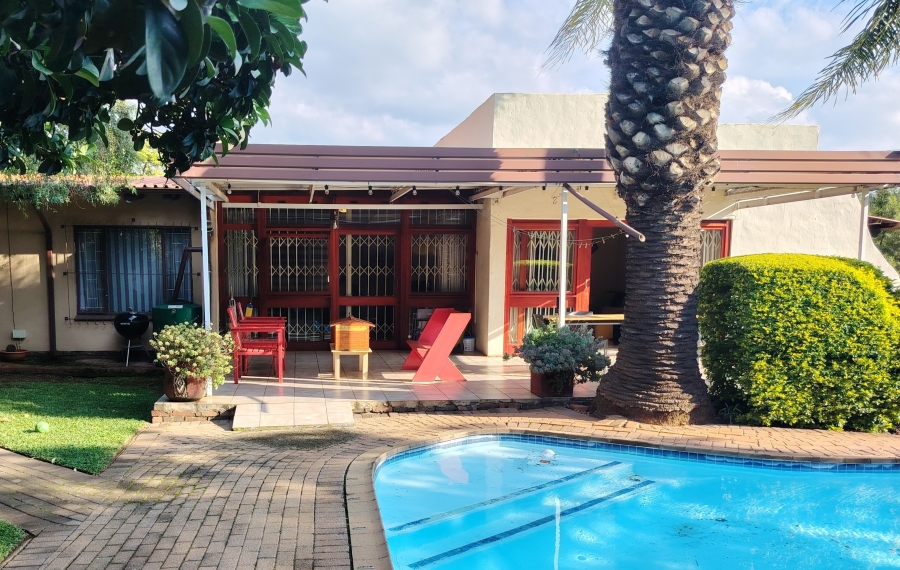 3 Bedroom Property for Sale in Garsfontein Gauteng