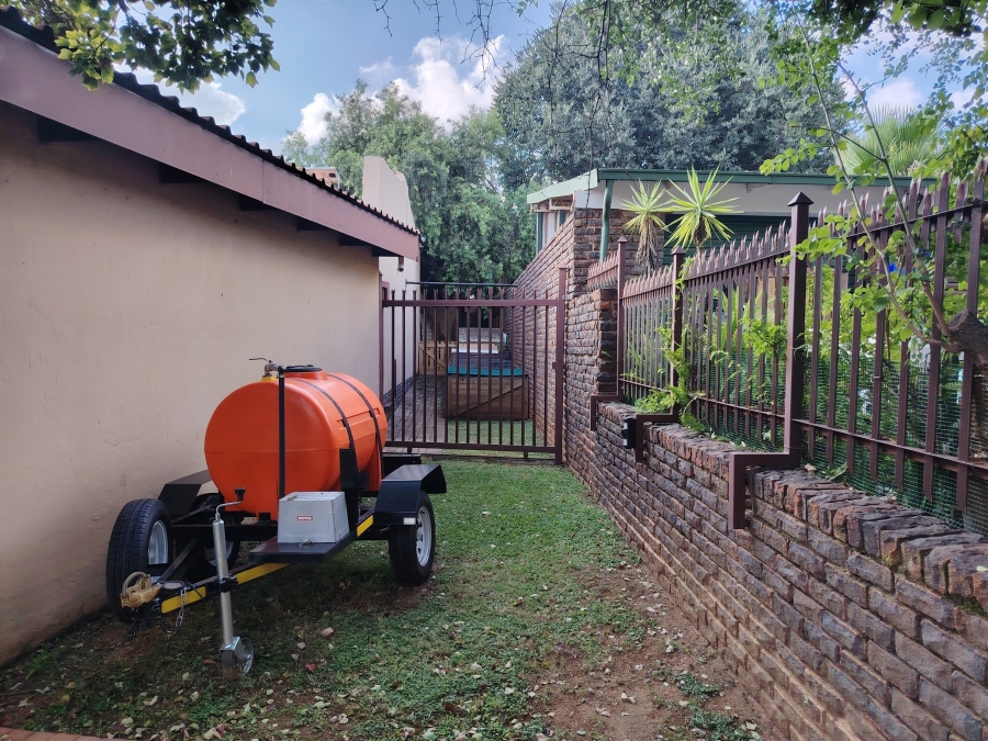 3 Bedroom Property for Sale in Garsfontein Gauteng