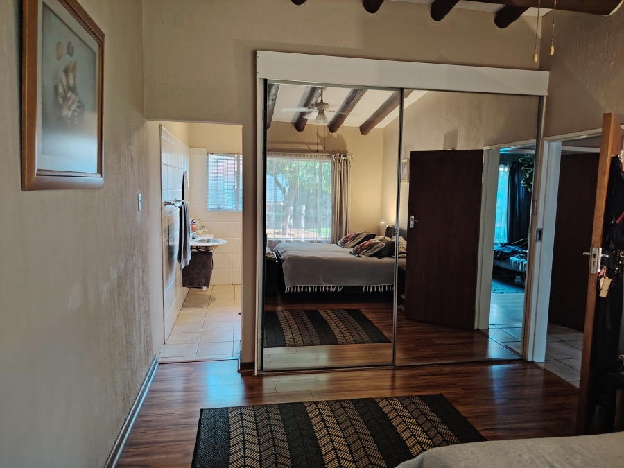 3 Bedroom Property for Sale in Garsfontein Gauteng