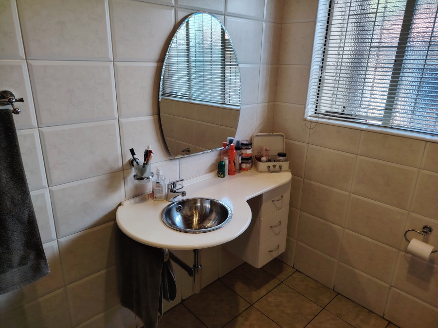 3 Bedroom Property for Sale in Garsfontein Gauteng