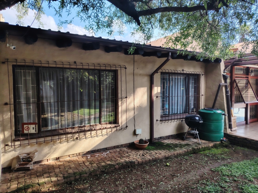 3 Bedroom Property for Sale in Garsfontein Gauteng