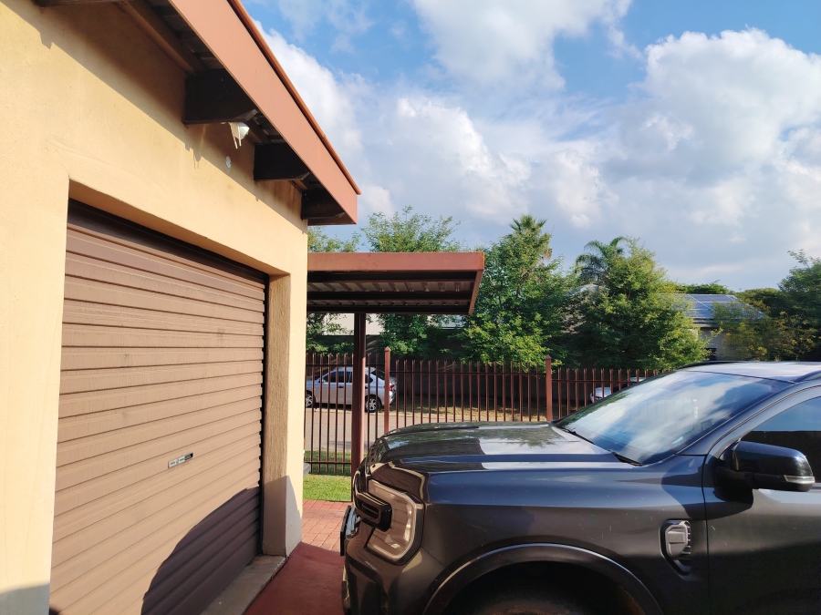 3 Bedroom Property for Sale in Garsfontein Gauteng