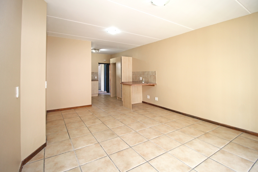 2 Bedroom Property for Sale in Sundowner Gauteng