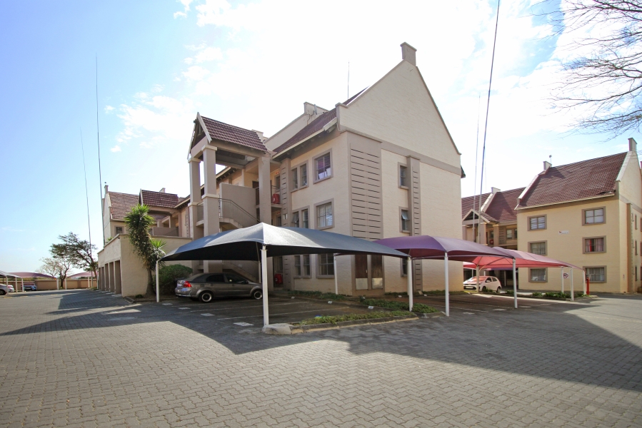 2 Bedroom Property for Sale in Sundowner Gauteng