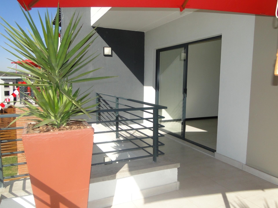 To Let 2 Bedroom Property for Rent in Fourways Gauteng