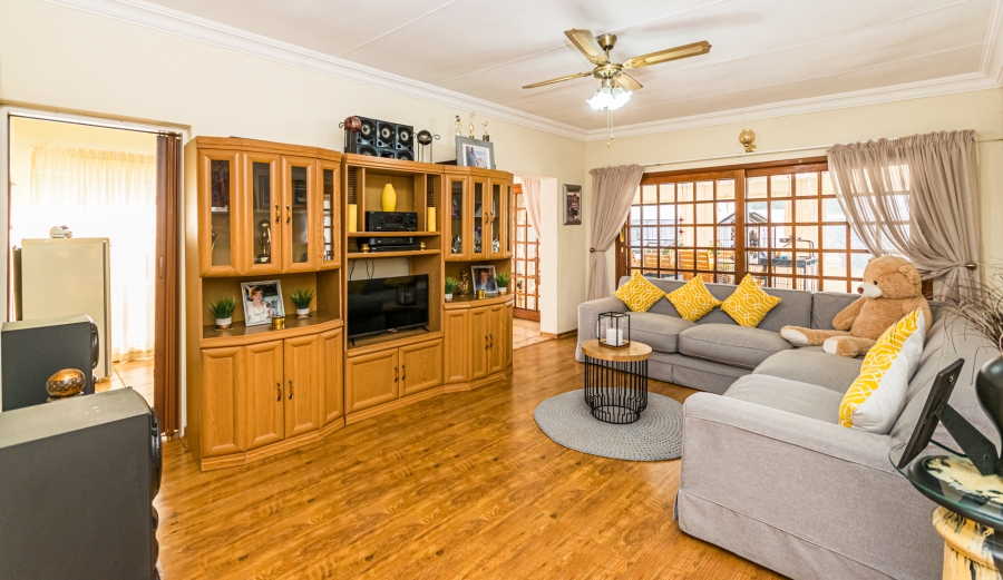 4 Bedroom Property for Sale in Doringkloof Gauteng