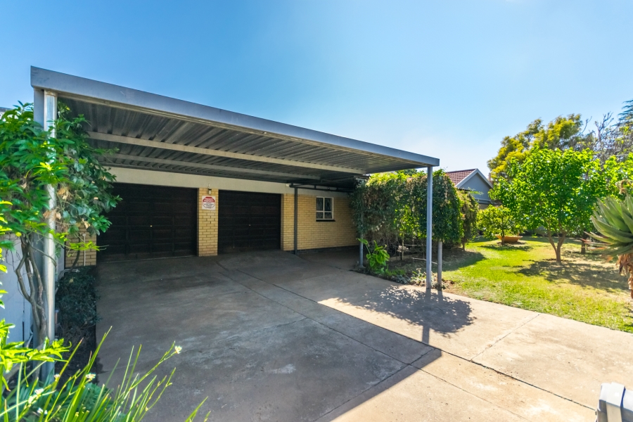 3 Bedroom Property for Sale in Greenhills Gauteng