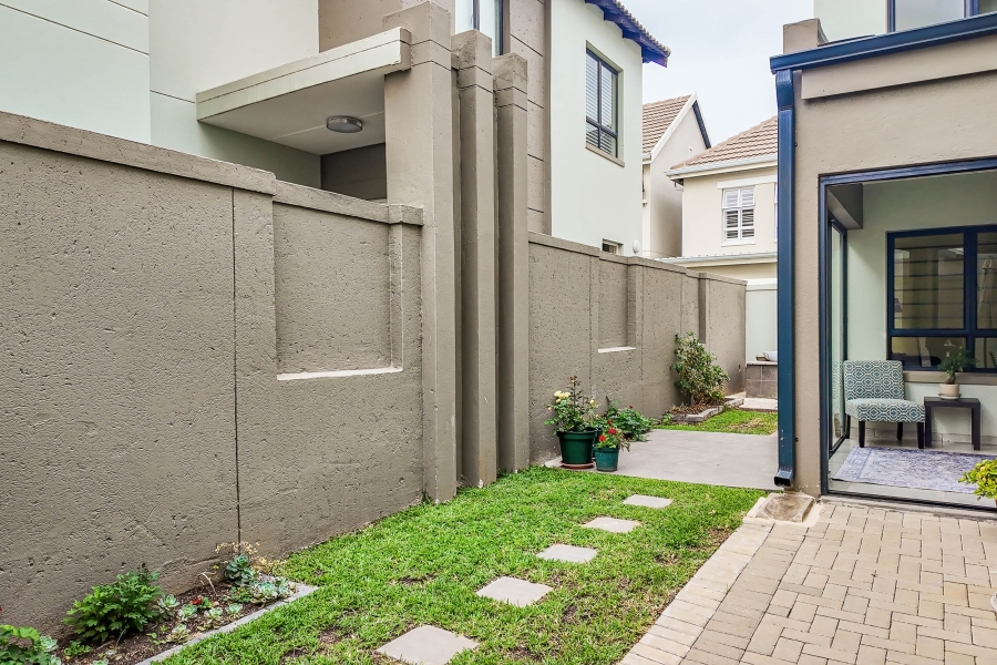 3 Bedroom Property for Sale in Broadacres Gauteng