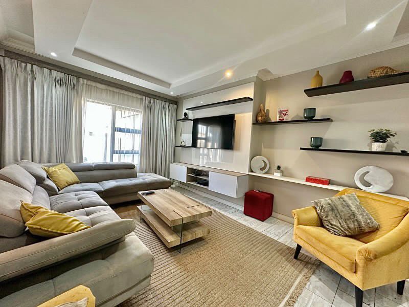 7 Bedroom Property for Sale in Monavoni Gauteng