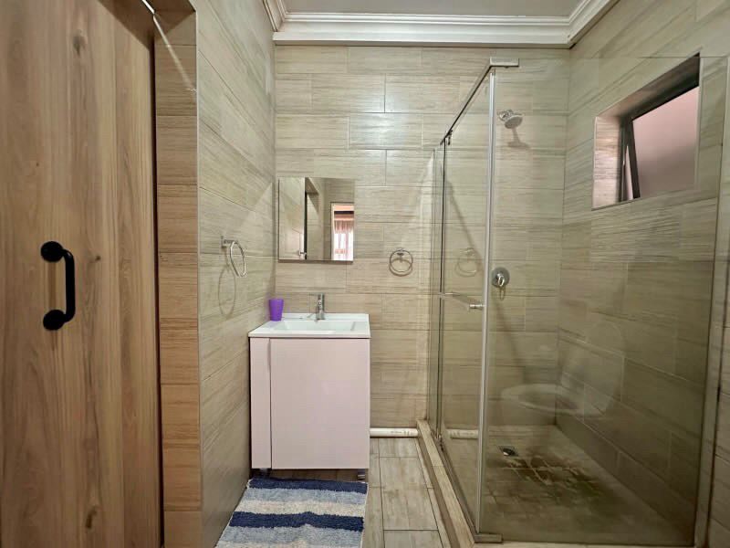 7 Bedroom Property for Sale in Monavoni Gauteng