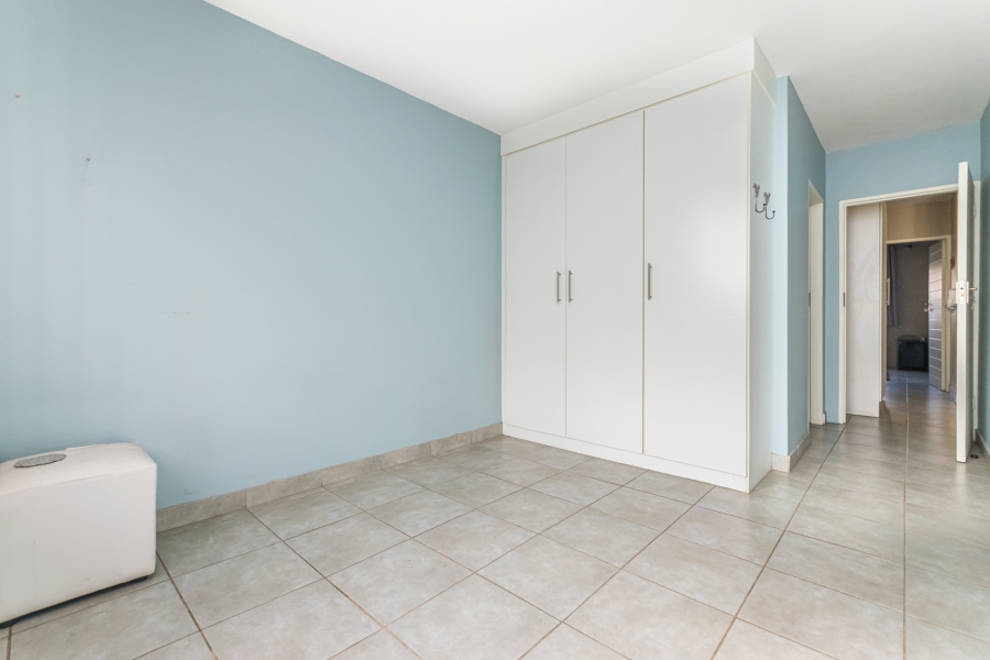 2 Bedroom Property for Sale in Die Hoewes Gauteng