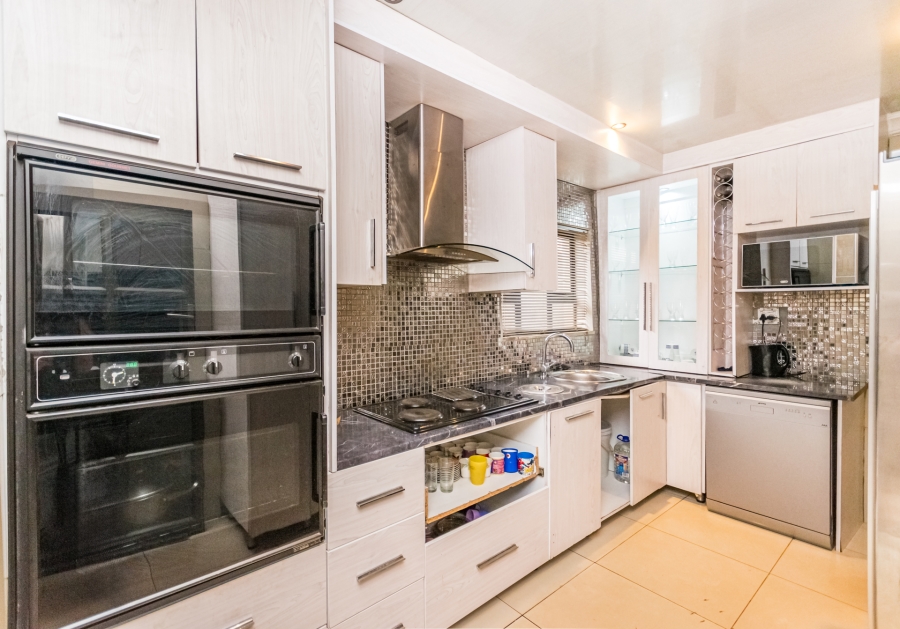 3 Bedroom Property for Sale in Naledi Gauteng